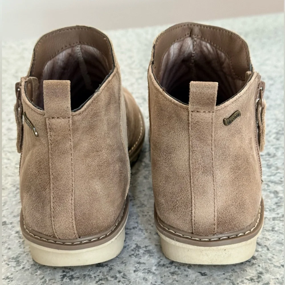 Skechers Women's Tan Suede Winter Ankle Boots